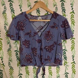 MUDD cropped short sleeve shirt